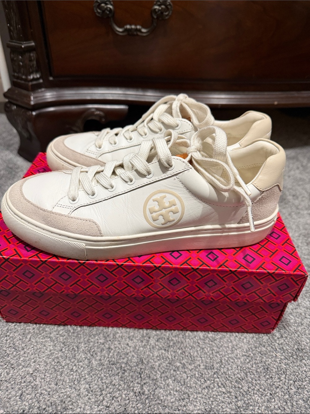 Tory Burch Cream and Beige Leather Logo Sneakers. 7.5